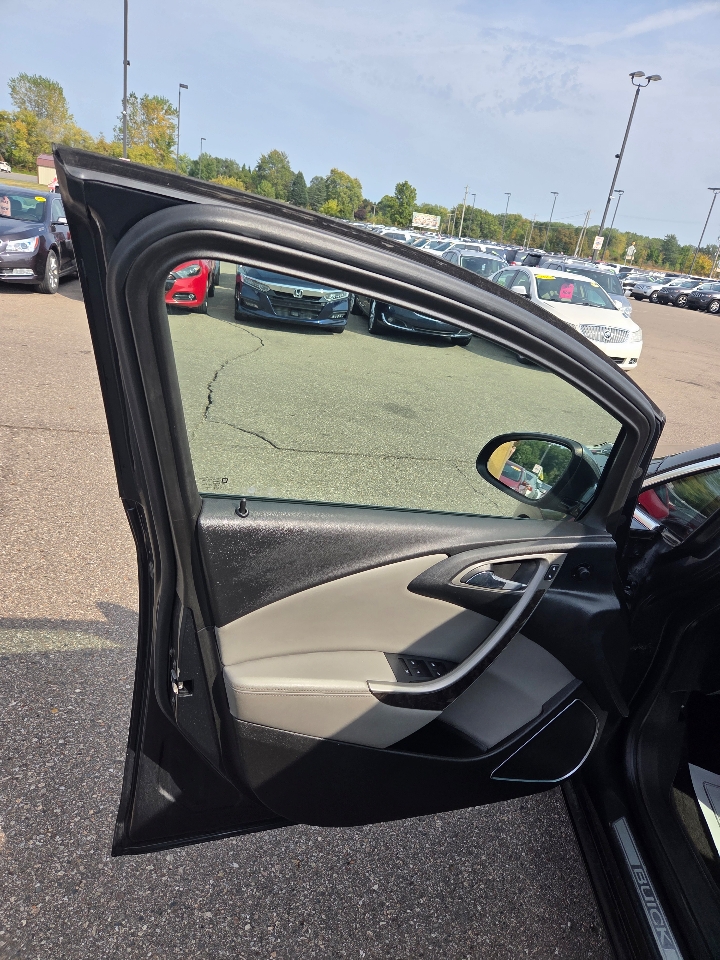 2016 Buick Verano Base photo 9