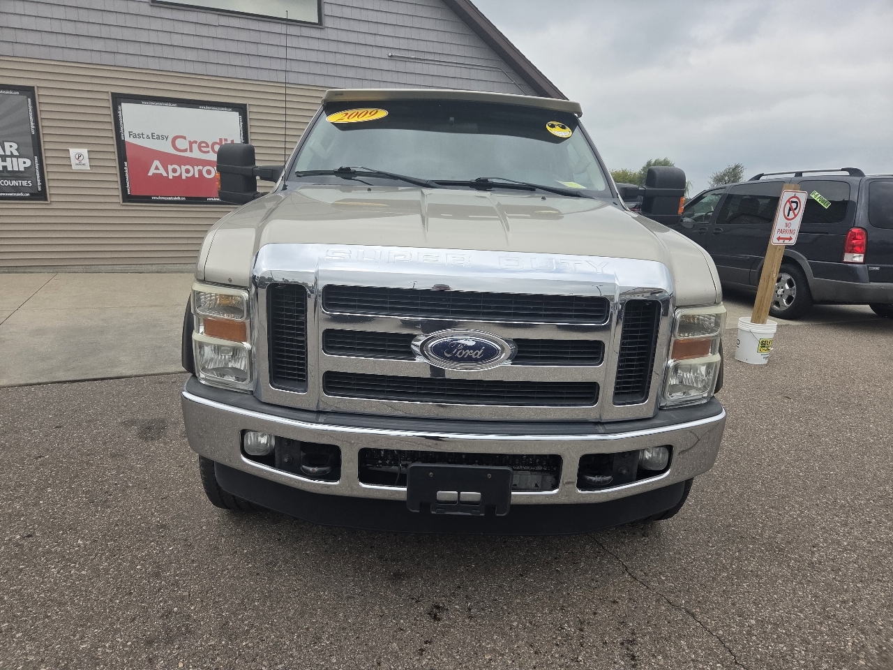 2009 Ford F-350 XLT photo 2