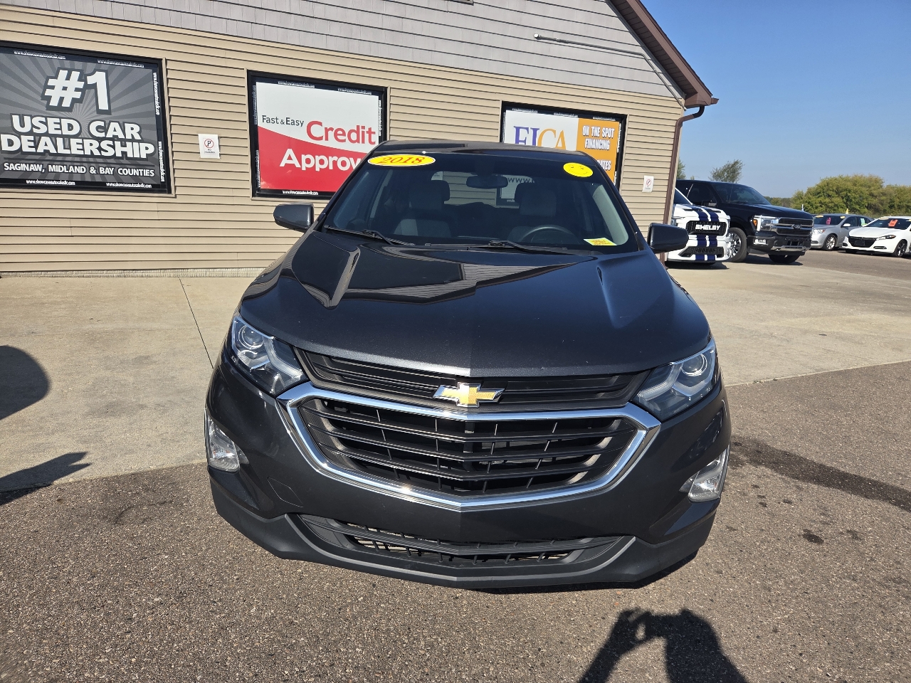 2018 Chevrolet Equinox LT photo 2