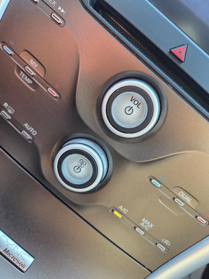 2013 Ford Edge SEL photo 25