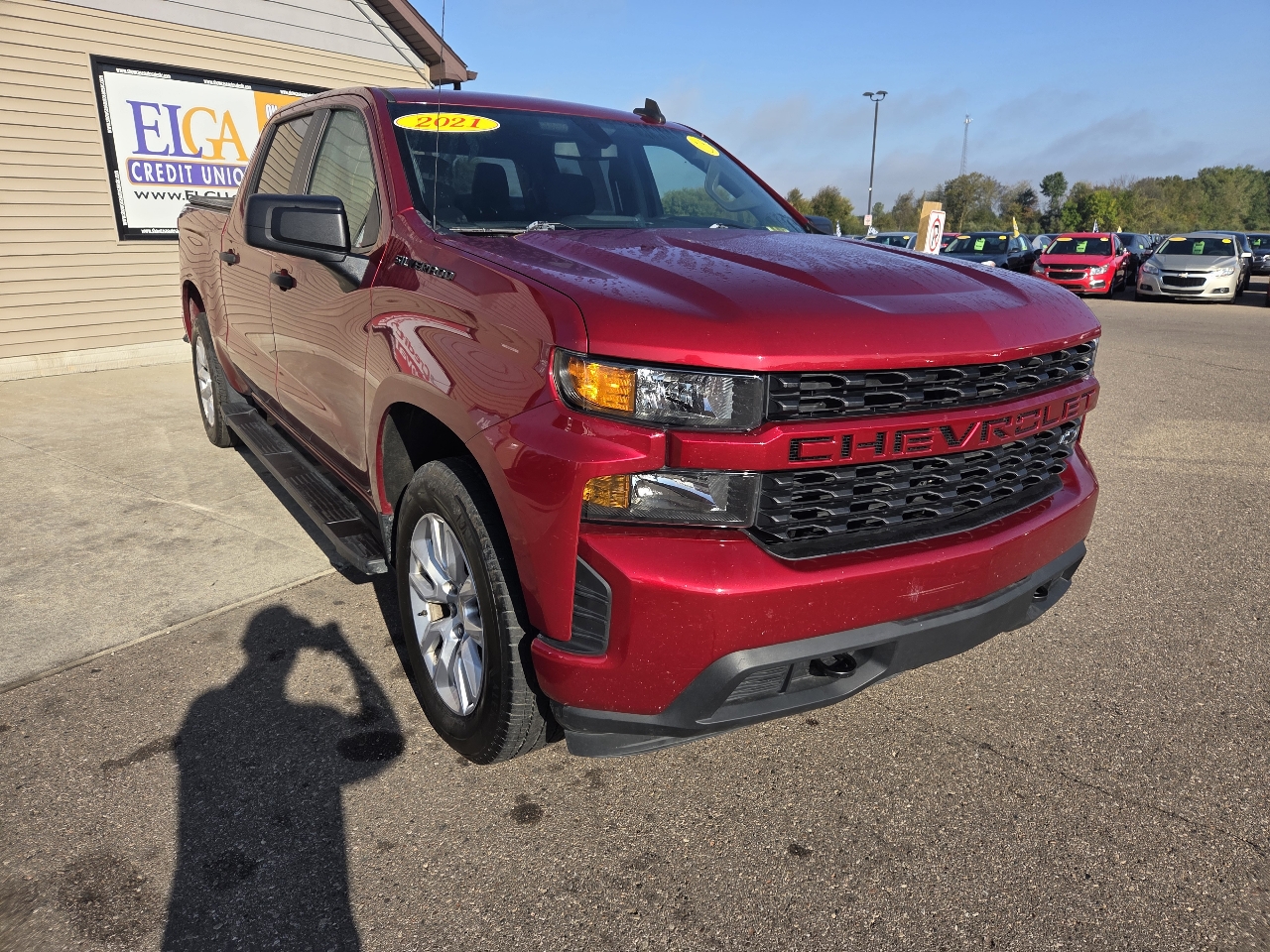 2021 Chevrolet Silverado 1500 Custom photo 3