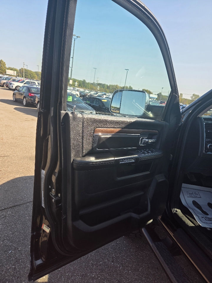 2017 Ram 3500 Laramie photo 10