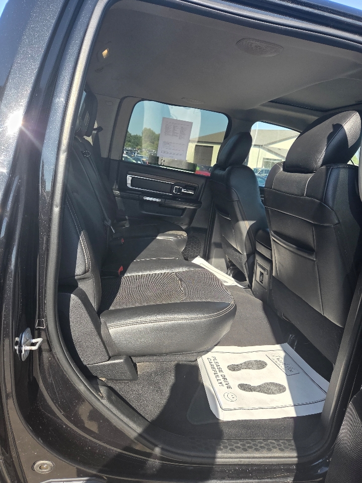 2017 Ram 3500 Laramie photo 13