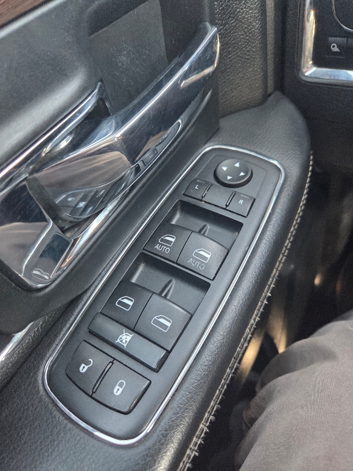 2017 Ram 3500 Laramie photo 20