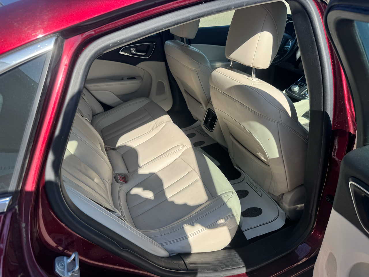 2015 Chrysler 200 C photo 11