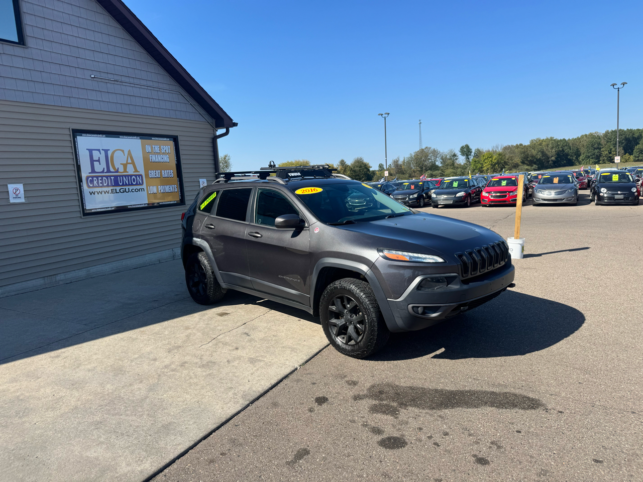 2016 Jeep Cherokee Trailhawk photo 2