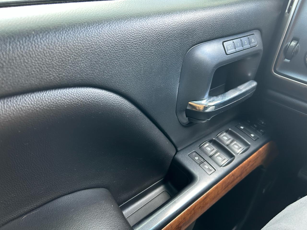 Chevrolet Silverado 1500 High Country Crew Cab Short Box 4WD 2017