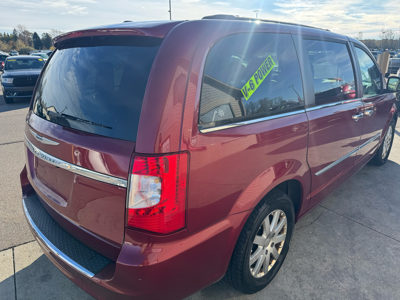 2016 Chrysler Town & Country Touring photo 2