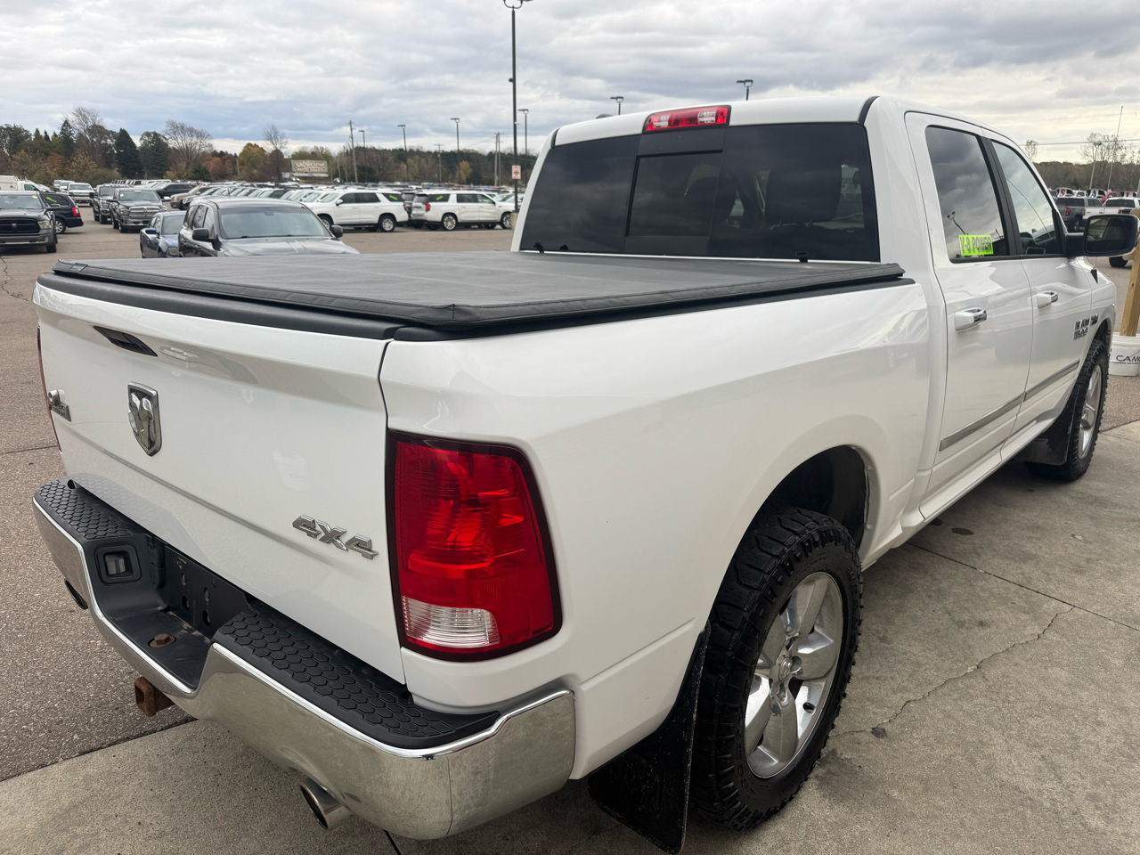 2017 Ram 1500 SLT photo 2