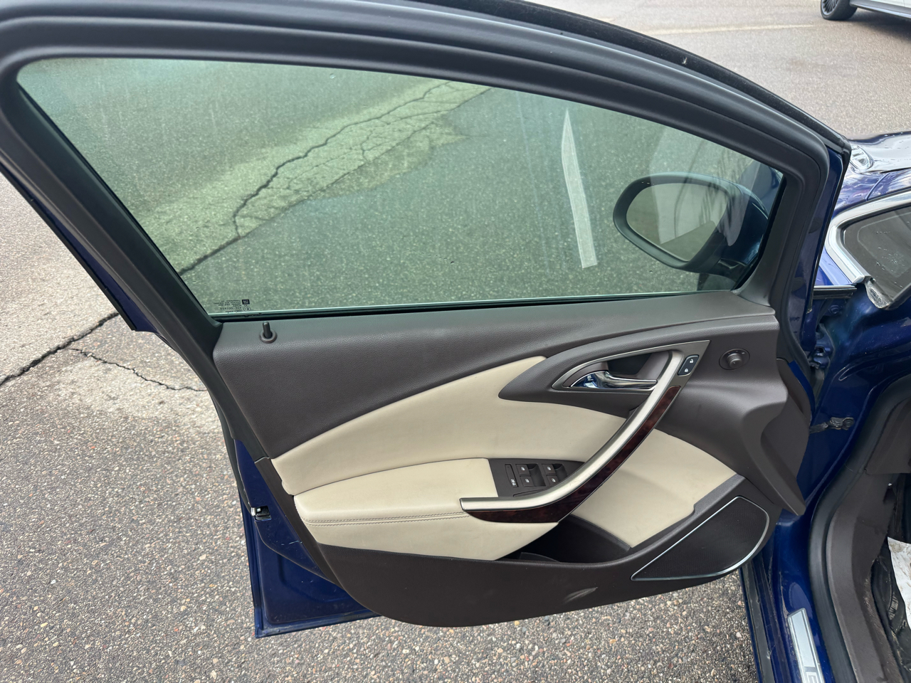 Buick Verano Base 2013