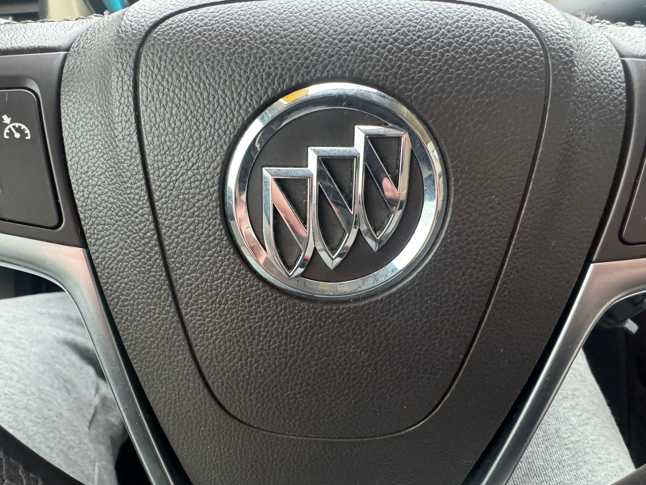 Buick Verano Base 2013