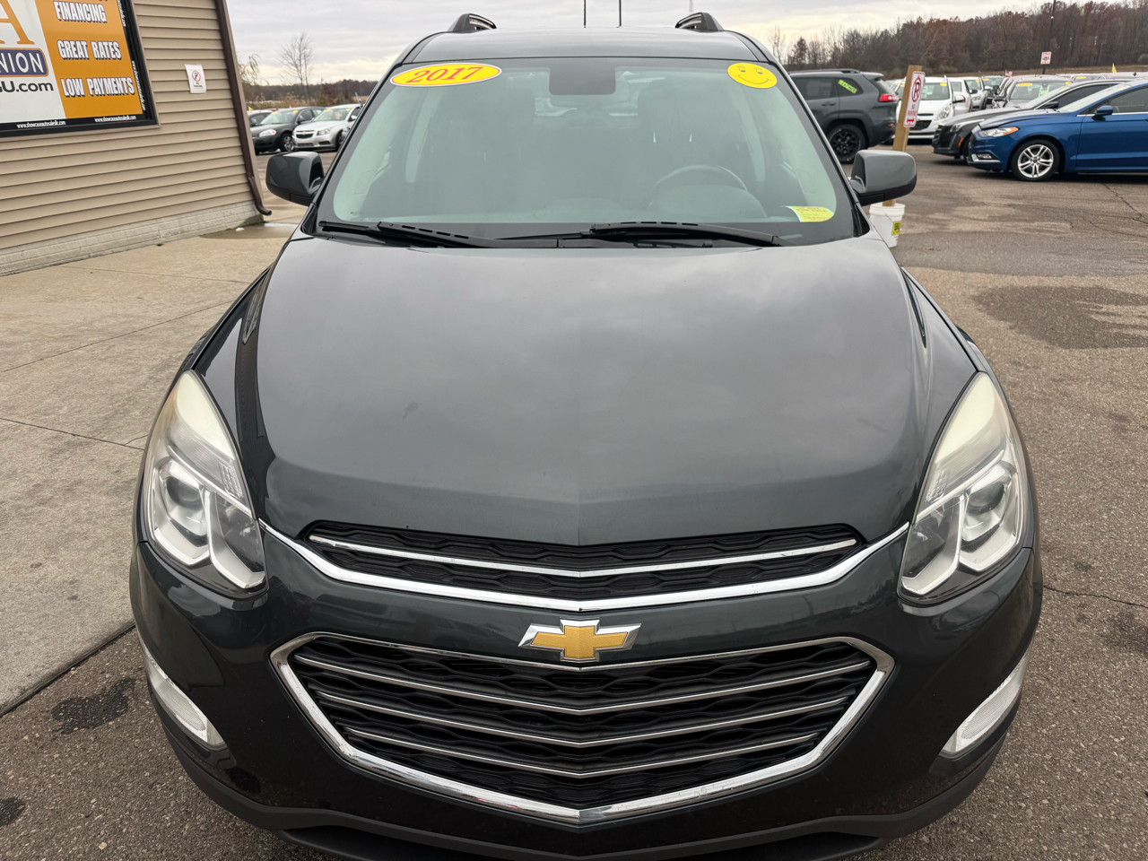 2017 Chevrolet Equinox LT photo 2