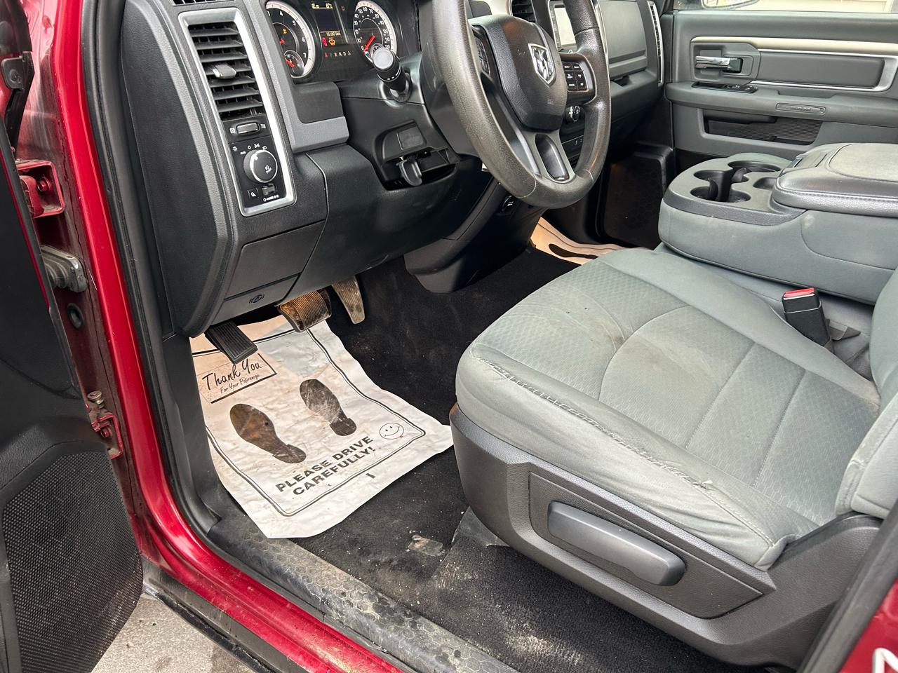 RAM 1500 SLT Quad Cab 4WD 2015