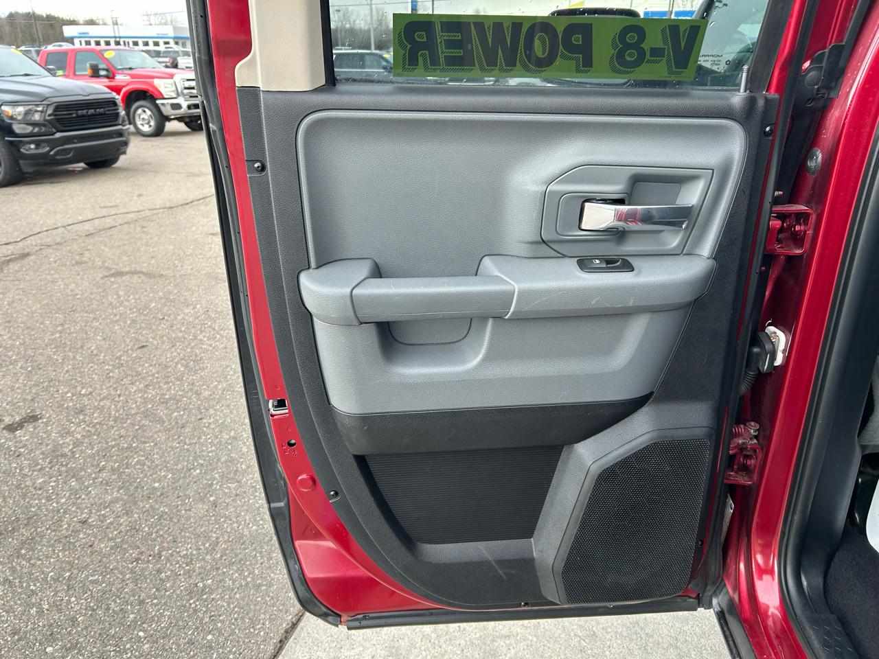 RAM 1500 SLT Quad Cab 4WD 2015