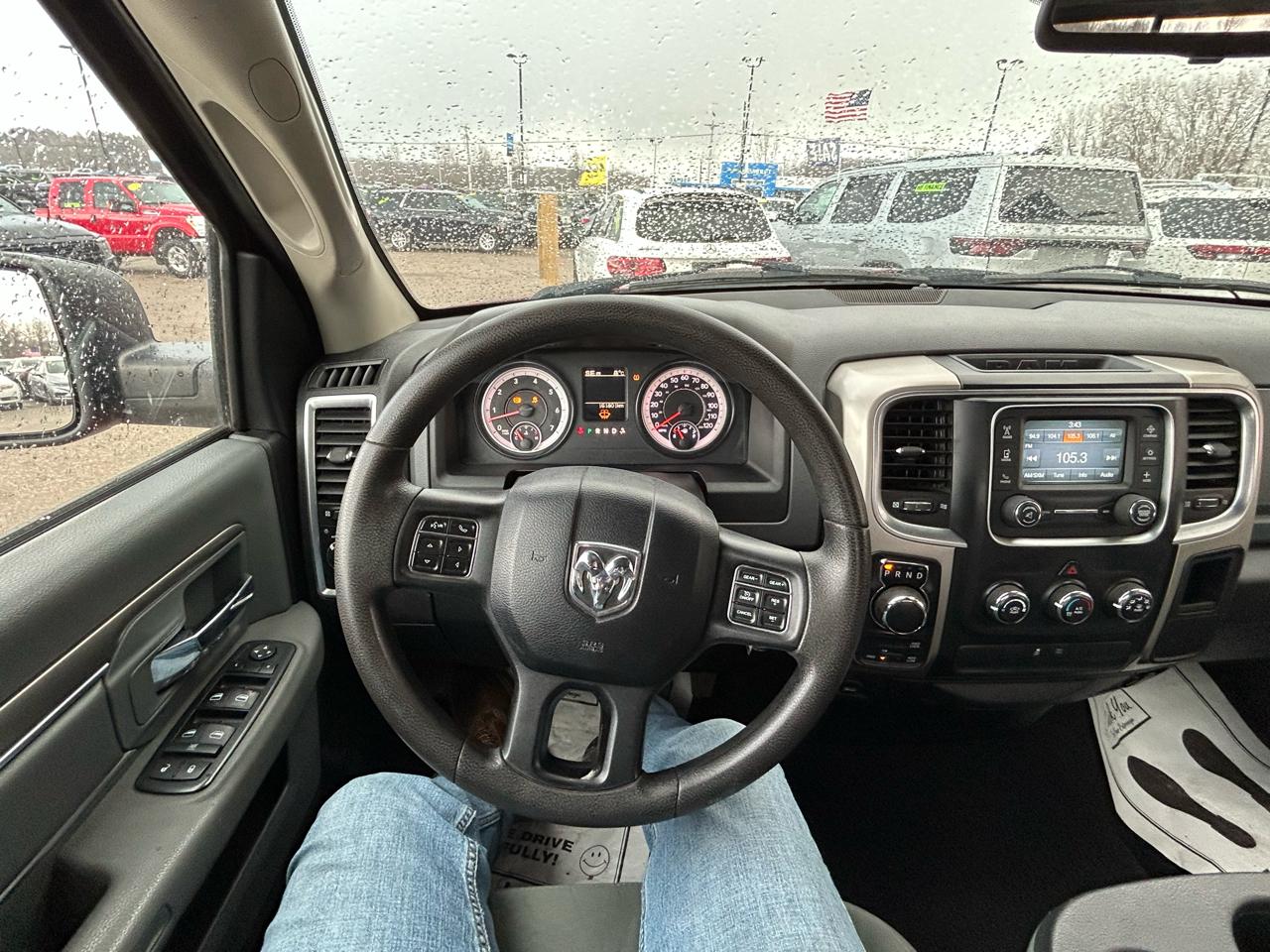 RAM 1500 SLT Quad Cab 4WD 2015