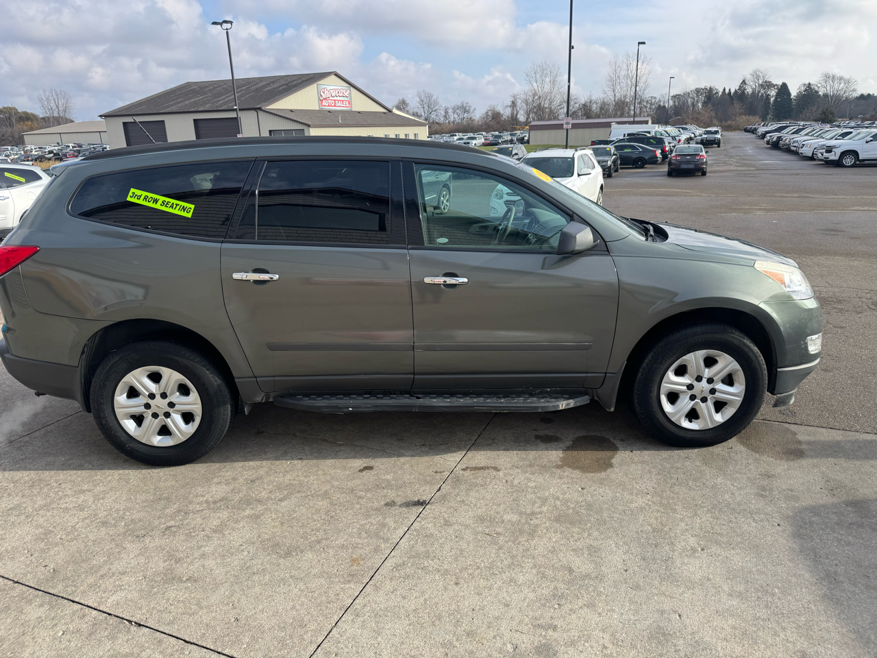Chevrolet Traverse LS FWD 2011
