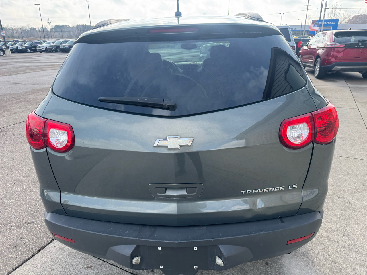 Chevrolet Traverse LS FWD 2011