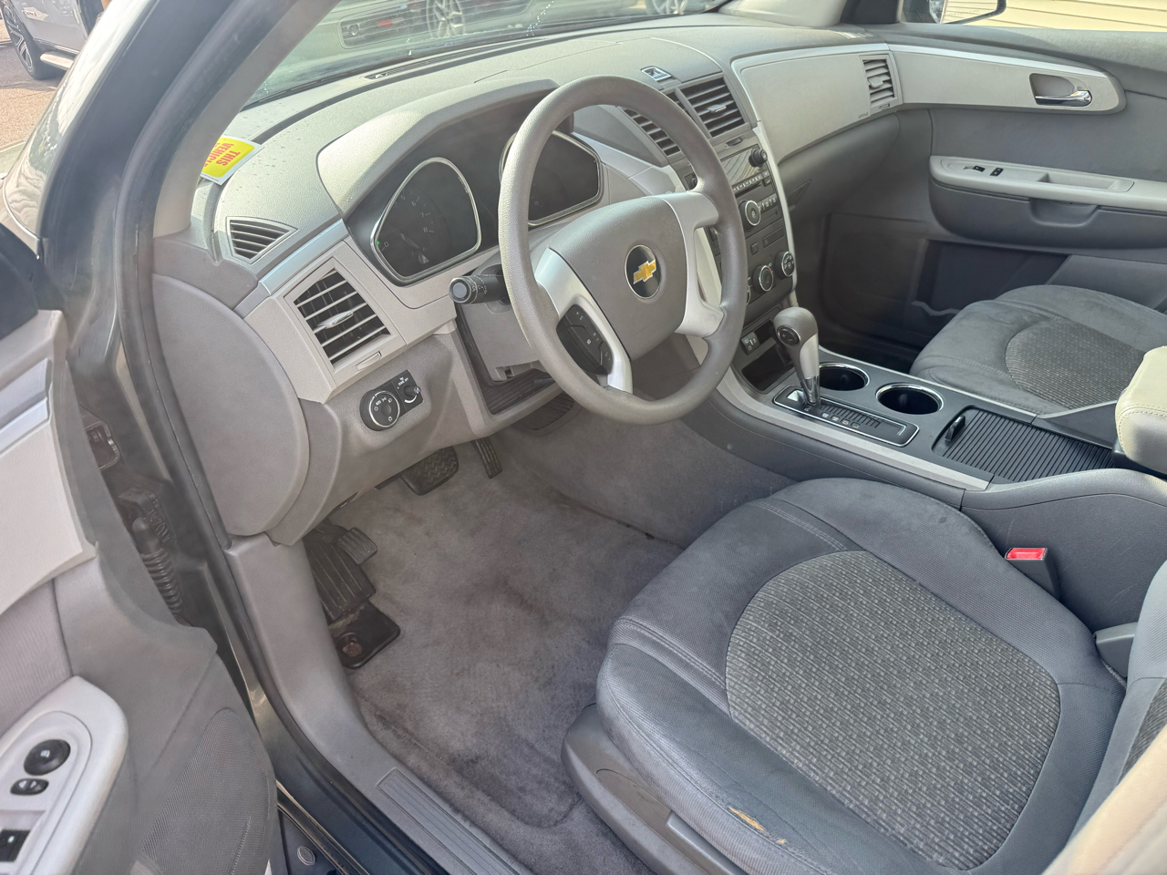 Chevrolet Traverse LS FWD 2011