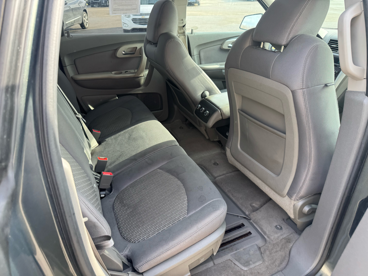 Chevrolet Traverse LS FWD 2011