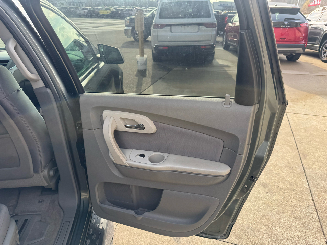 Chevrolet Traverse LS FWD 2011