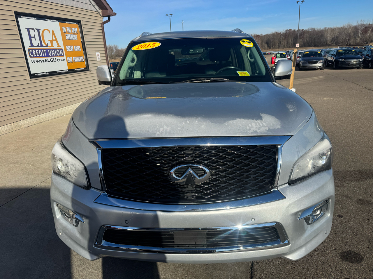 2015 Infiniti QX80 photo 2