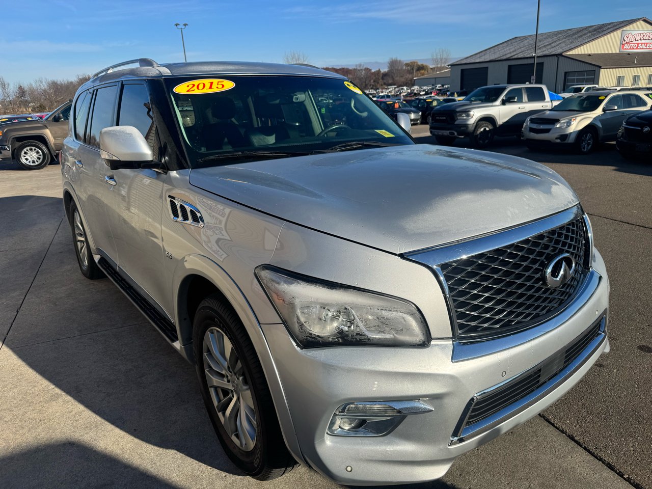 2015 Infiniti QX80 photo 3