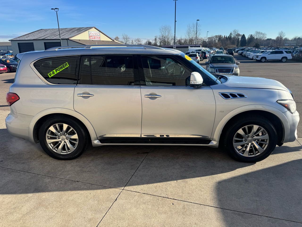 2015 Infiniti QX80 photo 4