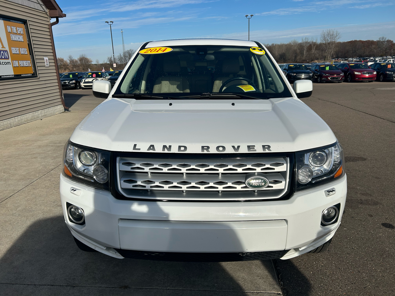 2014 Land Rover LR2 HSE photo 2