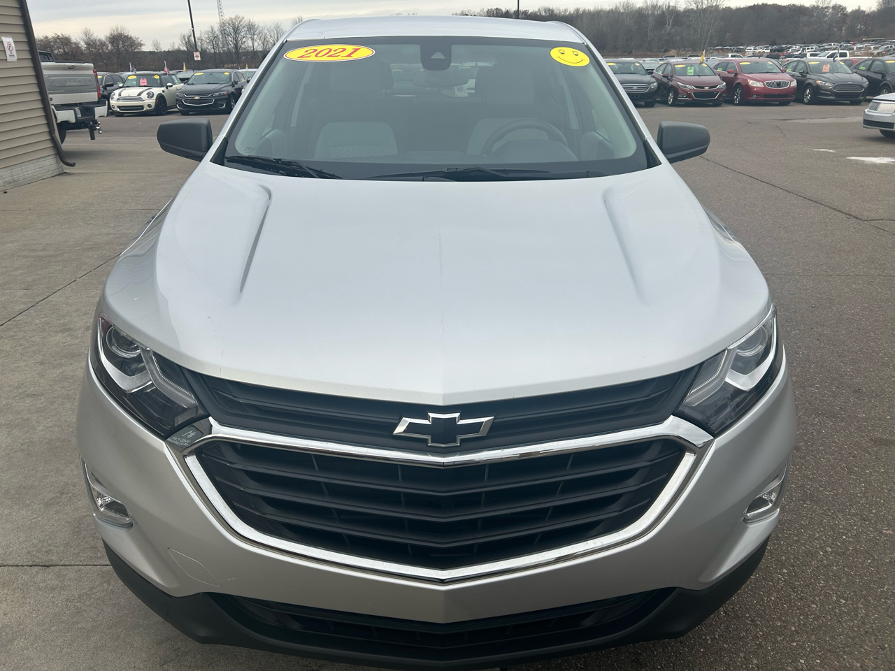 2021 Chevrolet Equinox LS photo 2