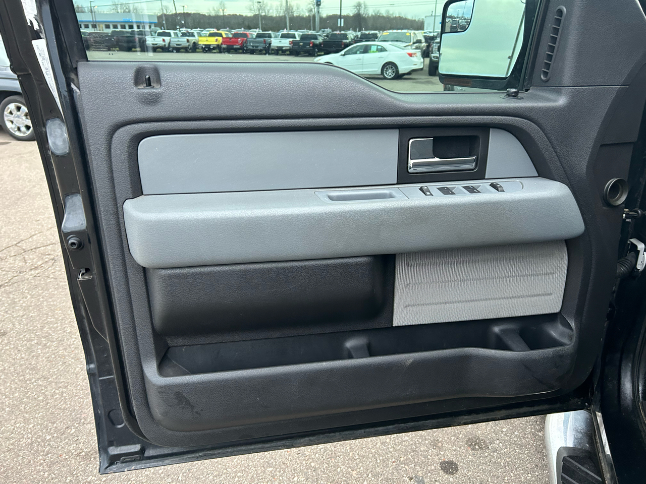 Ford F-150 4WD SuperCrew 145" XLT 2014