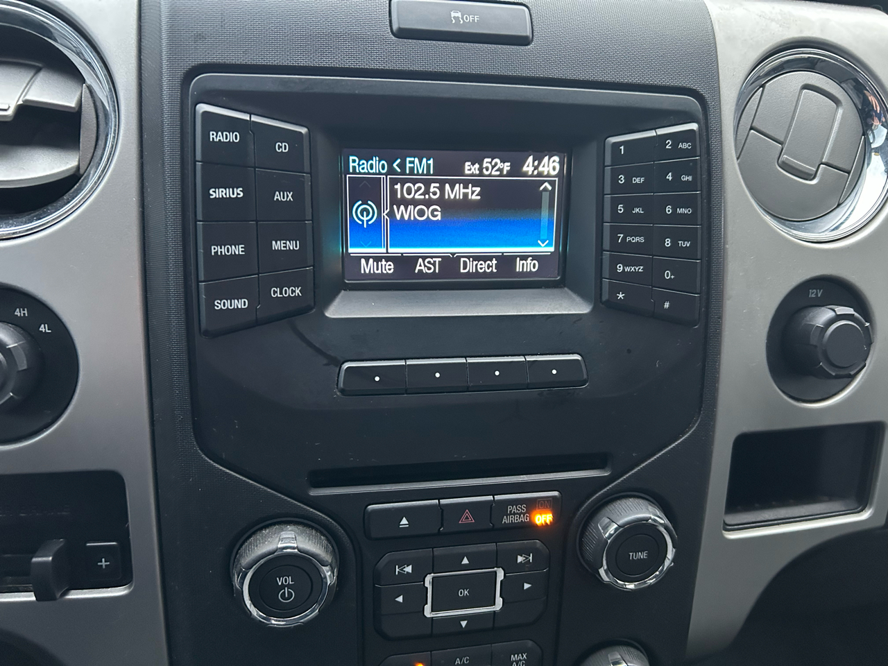 Ford F-150 4WD SuperCrew 145" XLT 2014