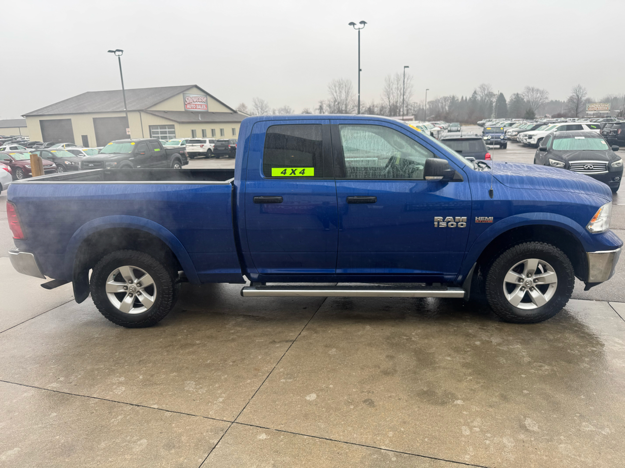 2014 Ram 1500 SLT photo 2