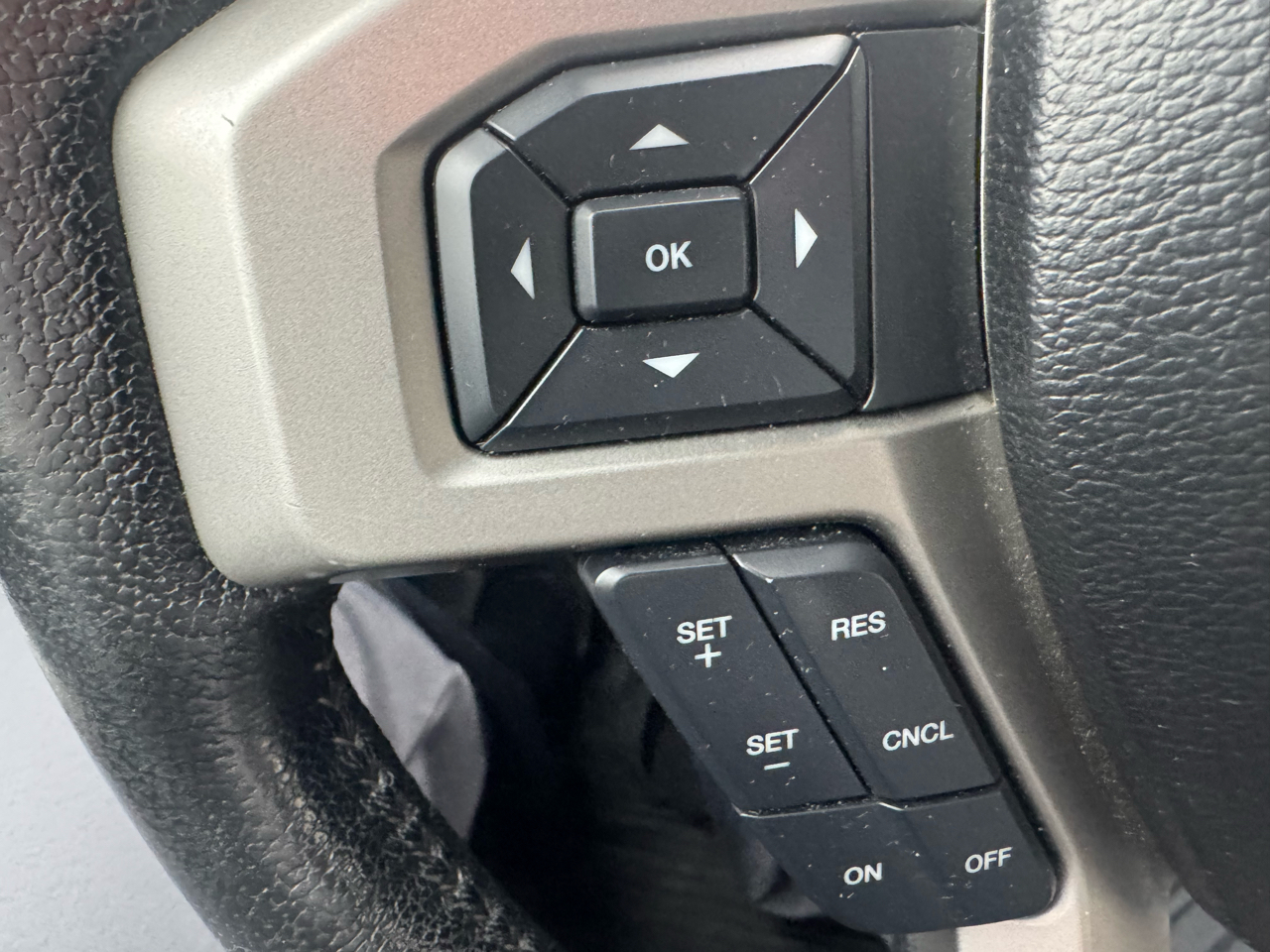 Ford F-150 Lariat SuperCrew 5.5-ft. Bed 4WD 2016