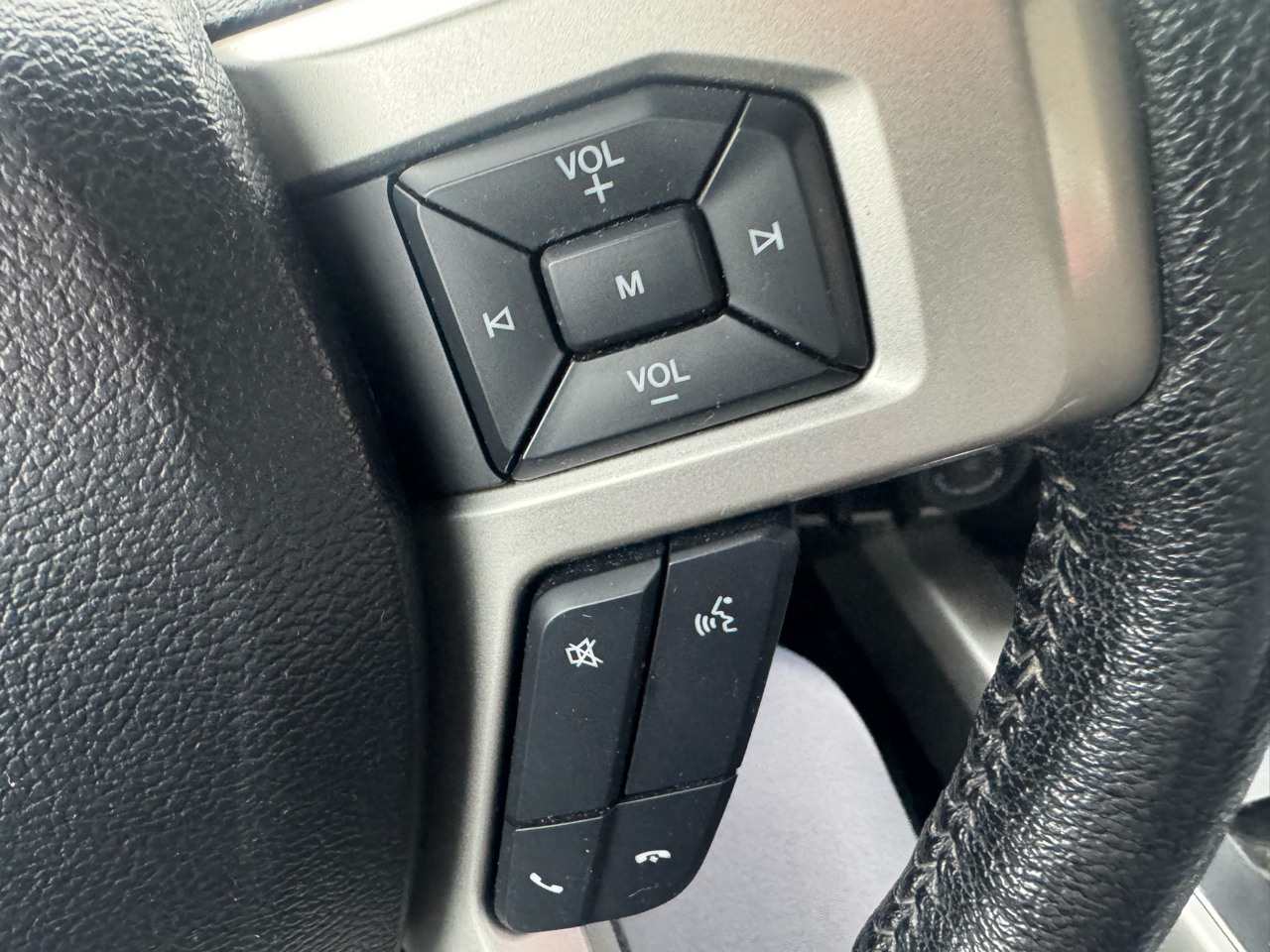 Ford F-150 Lariat SuperCrew 5.5-ft. Bed 4WD 2016