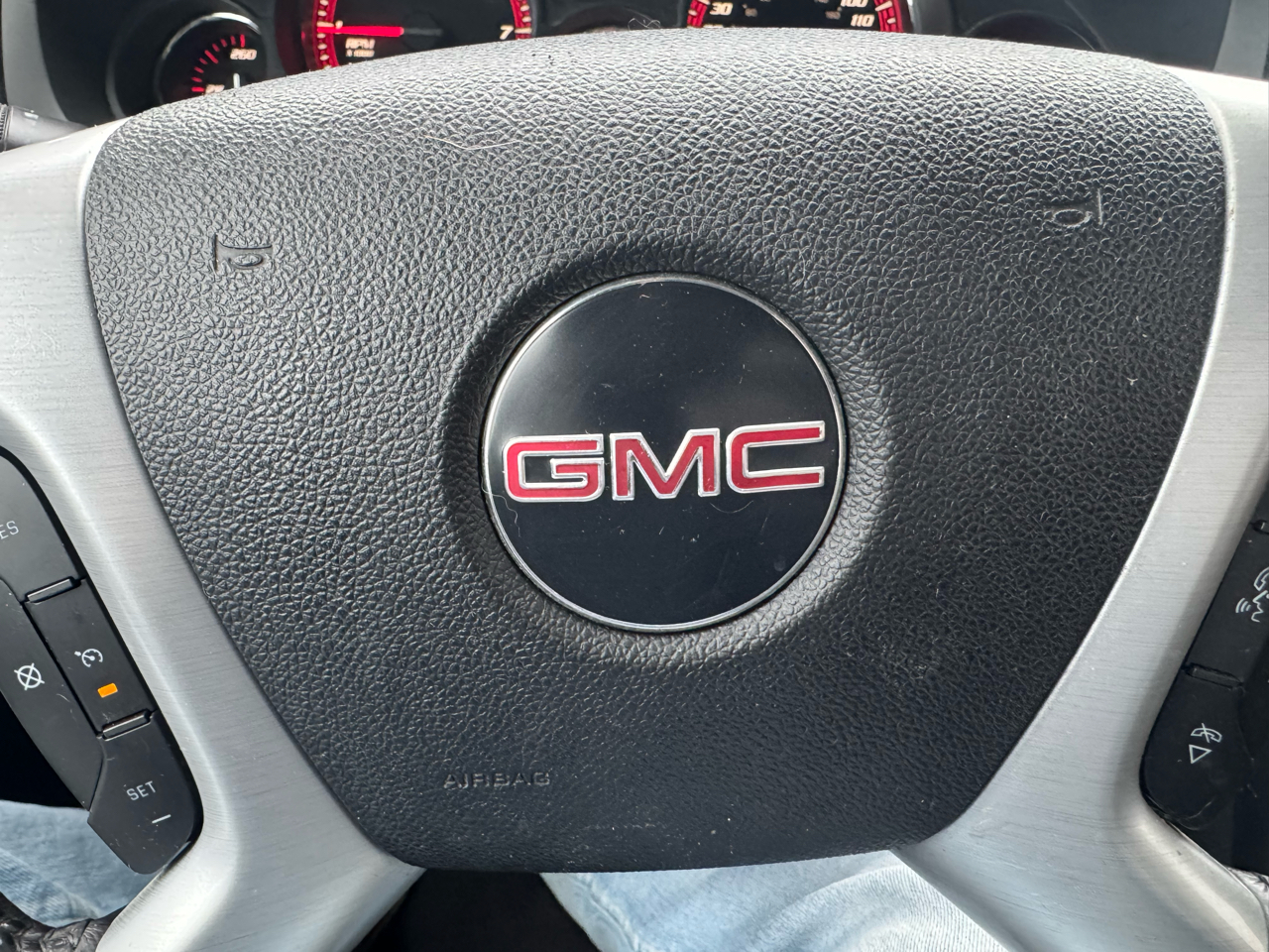 GMC Acadia SLE FWD 2010