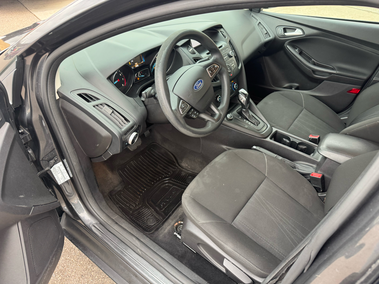 Ford Focus SE Sedan 2015