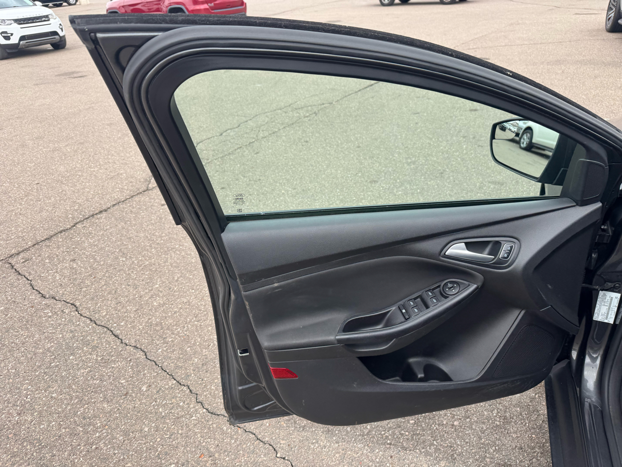 Ford Focus SE Sedan 2015