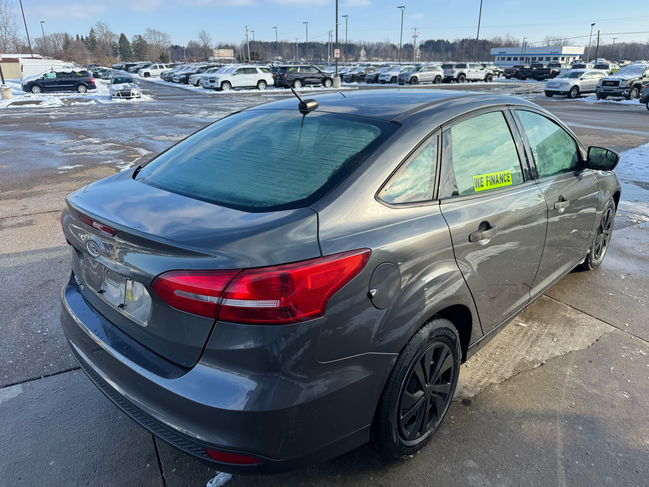 Ford Focus S Sedan 2018