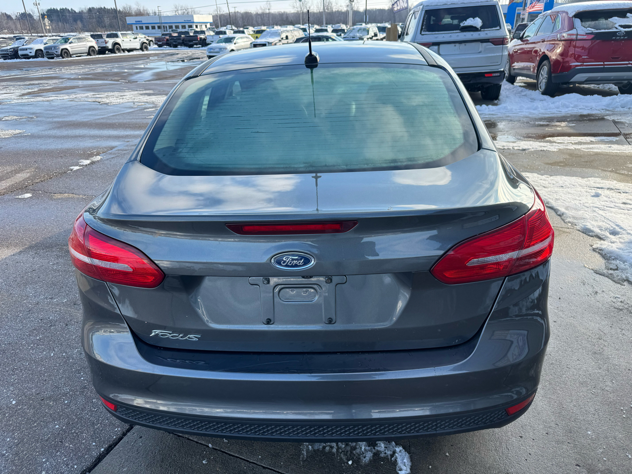 Ford Focus S Sedan 2018