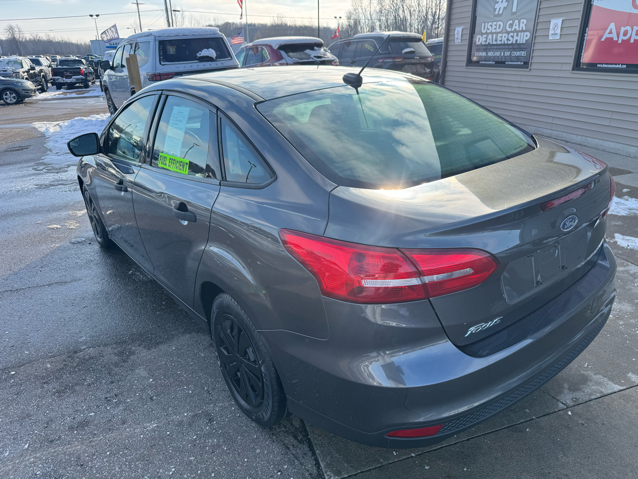 Ford Focus S Sedan 2018