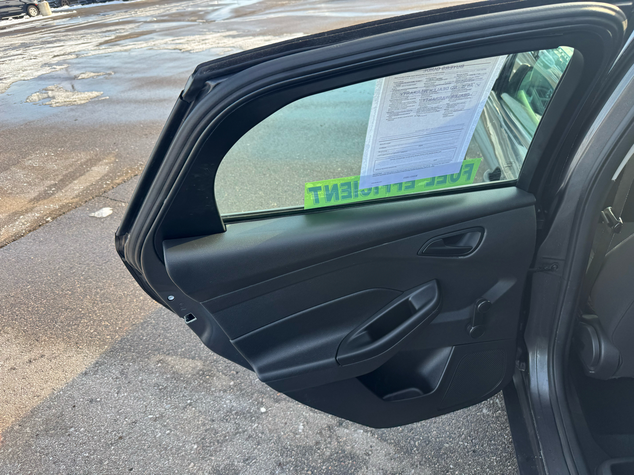 Ford Focus S Sedan 2018