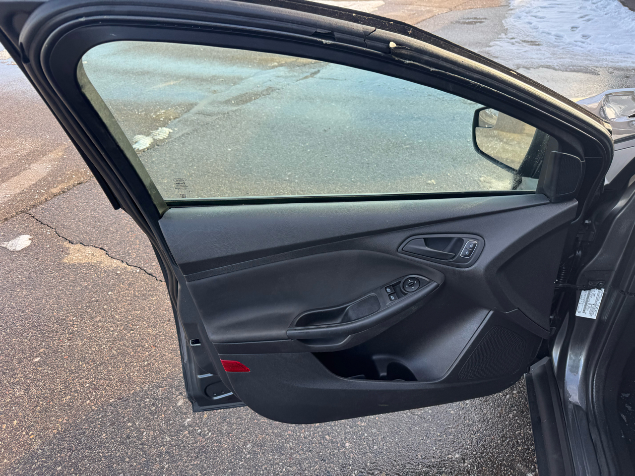 Ford Focus S Sedan 2018