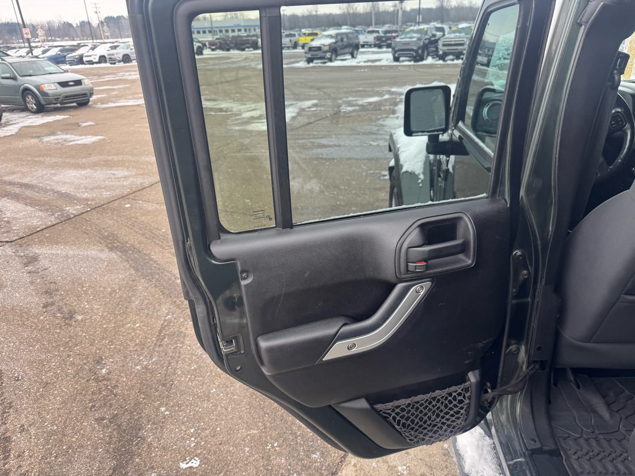 Jeep Wrangler Unlimited Sahara 4WD 2012