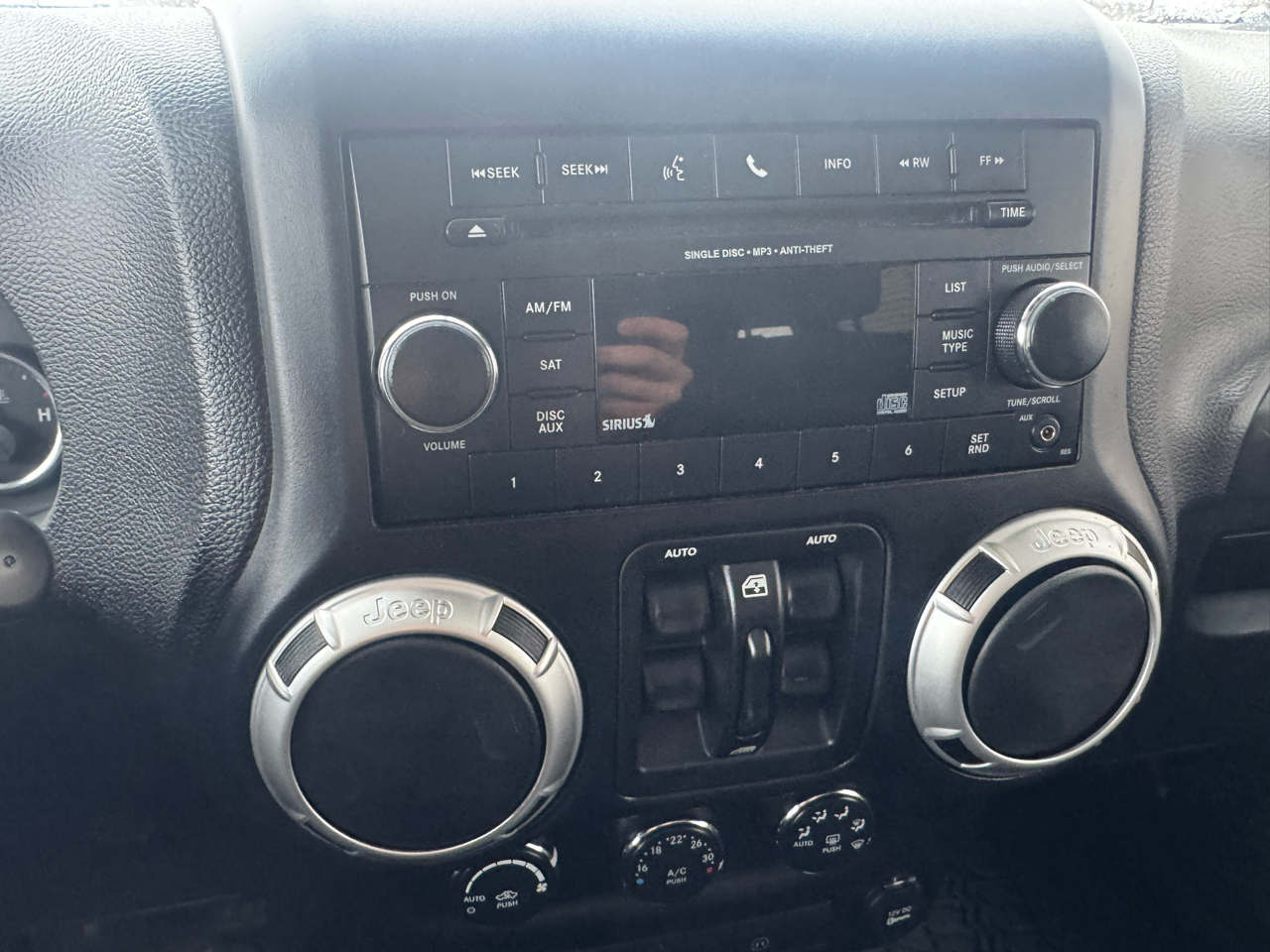 Jeep Wrangler Unlimited Sahara 4WD 2012