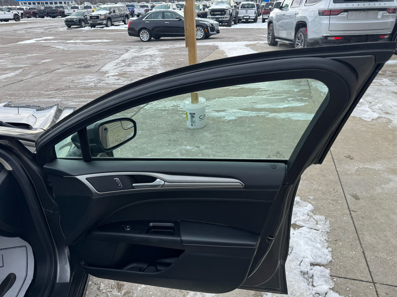 Ford Fusion Hybrid SE 2017