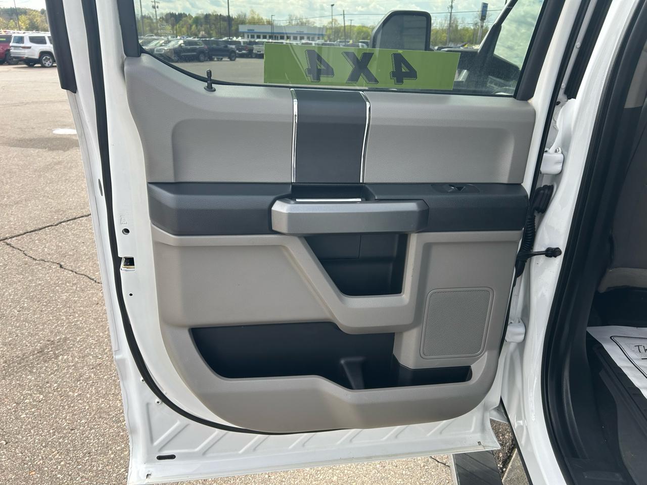 Ford F-150 XLT SuperCrew 5.5-ft. Bed 4WD 2015