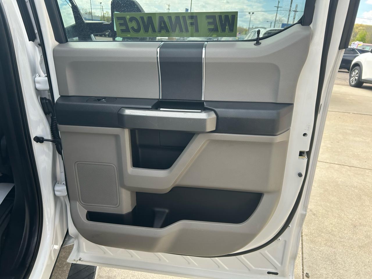 Ford F-150 XLT SuperCrew 5.5-ft. Bed 4WD 2015