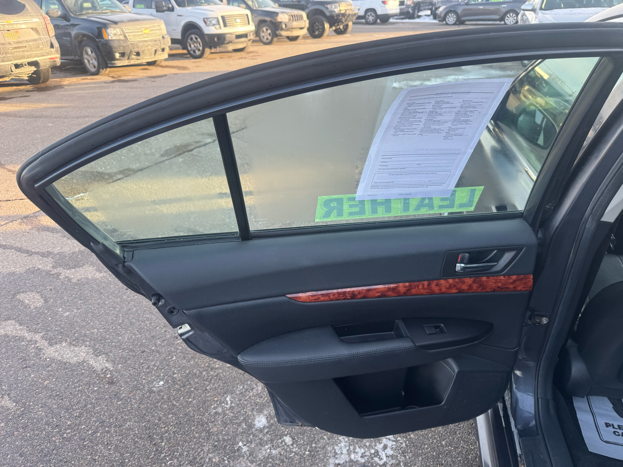 Subaru Legacy 2.5i Limited 2011