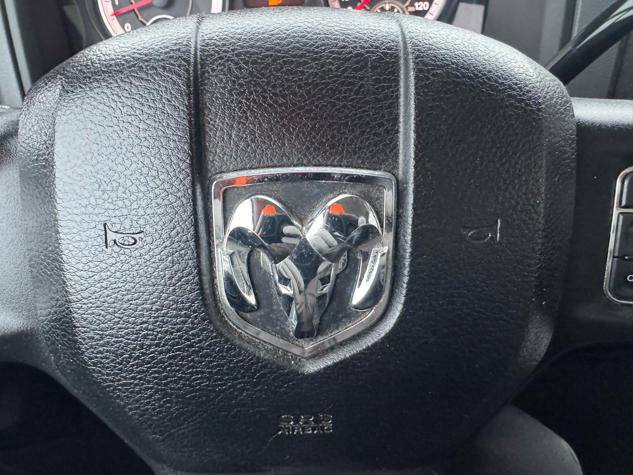 RAM 1500 Tradesman Quad Cab 4WD 2017