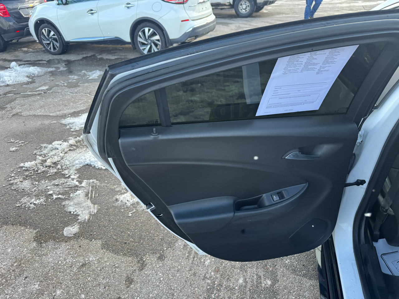 Chevrolet Volt LT w/ Standard Emission Package 2019